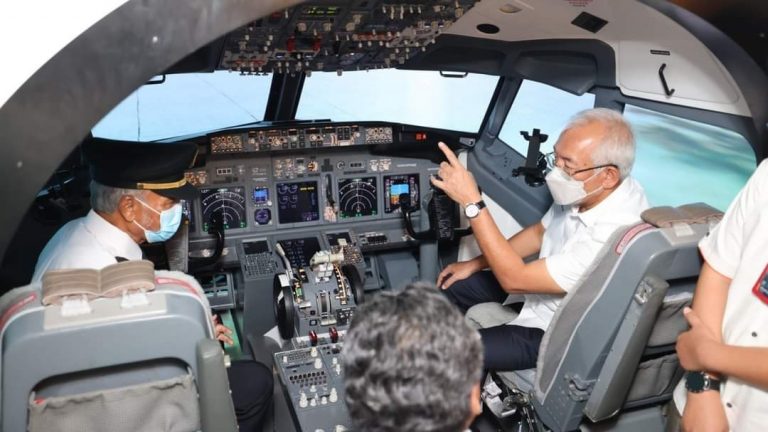 UniKL MIAT bangun Pusat Simulasi Penerbangan pesawat B737-800