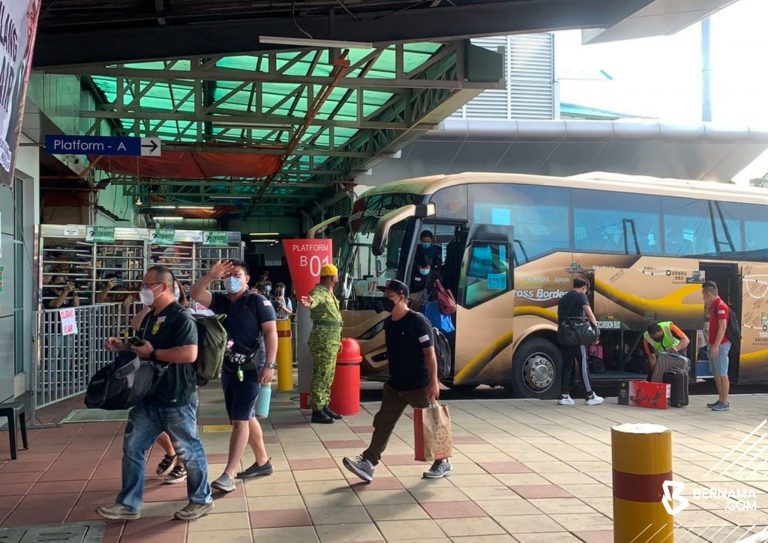 Lebih setahun terpisah, tangisan kegembiraan sebaik jejak Johor Bahru