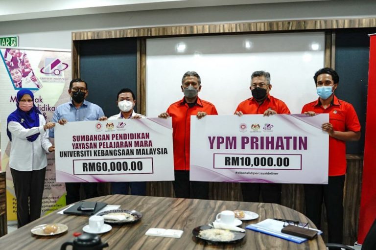 YPM sumbang bantuan RM70,000 kepada UKM