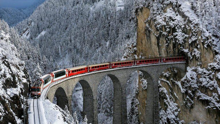 Bernina Express, keretapi teragung dengan pemandangan paling cantik dan dramatik