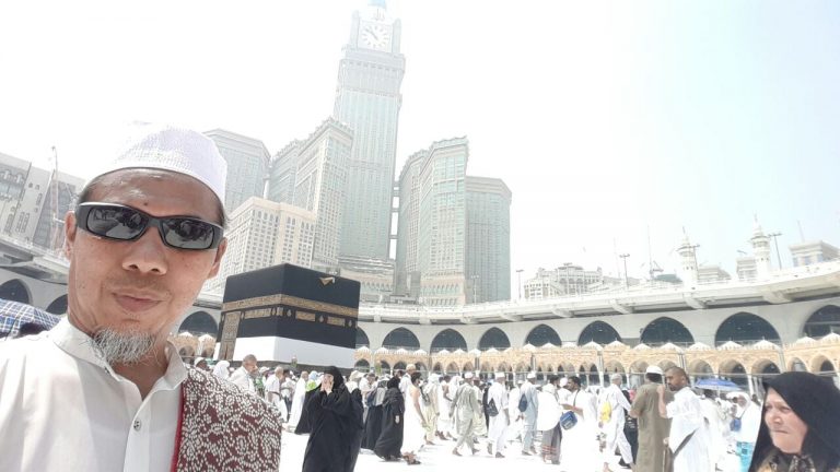 “Haji atau umrah kita, mabrur atau tidaknya, dinilai bukan pada…” – Prasangka buruk lelaki ini dibayar tunai di Masjidil Haram