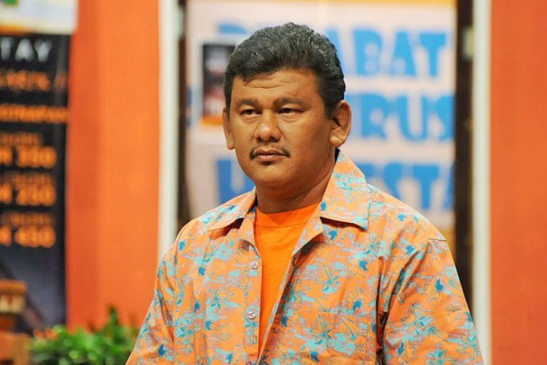 Selepas rumah ‘ditelan’ banjir lumpur, Ebby Yus diduga dengan masalah paru-paru berair