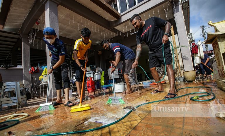 Utamakan keselamatan ketika lakukan kerja-kerja membersih, baik pulih rumah selepas banjir
