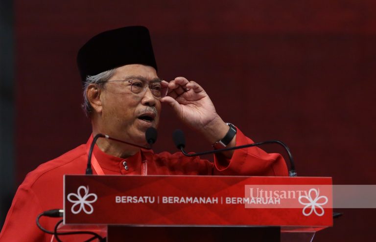 CSR Najib, berbilion masuk akaun sendiri – Muhyiddin