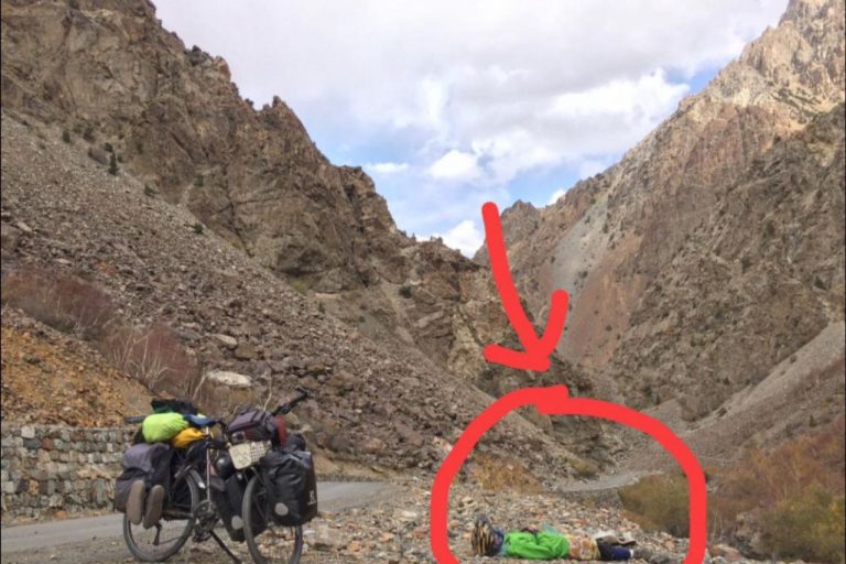 “Rupanya, bukanlah doa kami yang Allah swt angkat,” – Jumpa doktor di puncak gunung, diberi wang RM600. Ini sebab keajaiban ini berlaku Pakistan