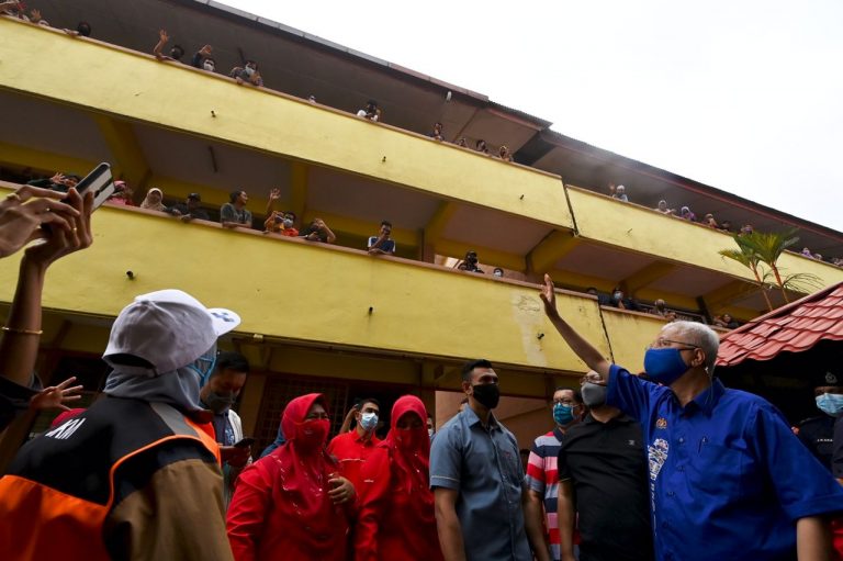 PM umum bantuan RM1,000 kepada isi rumah terjejas banjir