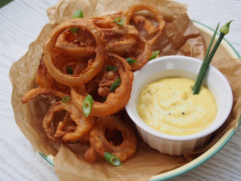 spicy onion ring bersama sos aioli
