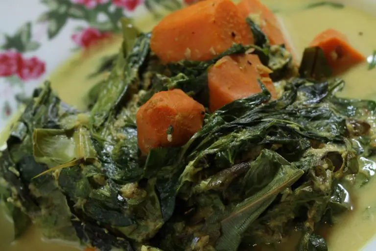 Resipi sayur lemak daun kayu dengan ubi keledek