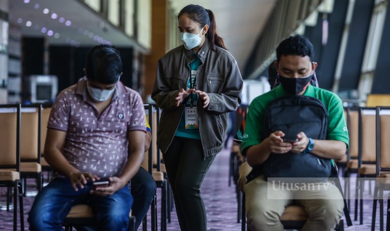 Lebih 50 peratus populasi dewasa telah terima dos penggalak