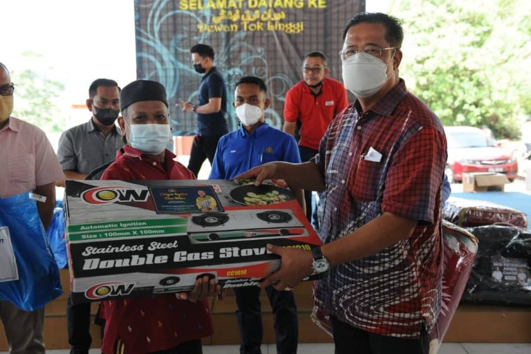 KPLB agihkan 1,050 kit bantuan kepada mangsa banjir di Lipis