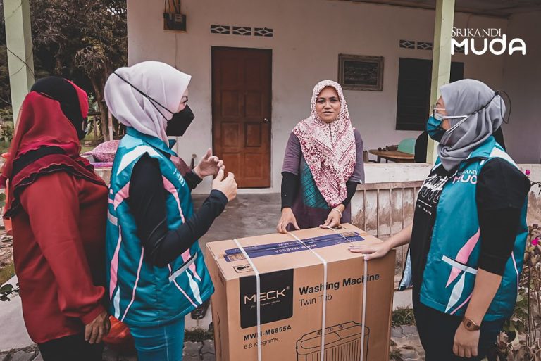 ‘Terapi minda’ Srikandi Muda Bersatu bantu mangsa banjir
