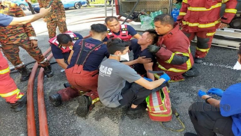 Pegawai bomba cedera dihempap simen konkrit ketika bertugas