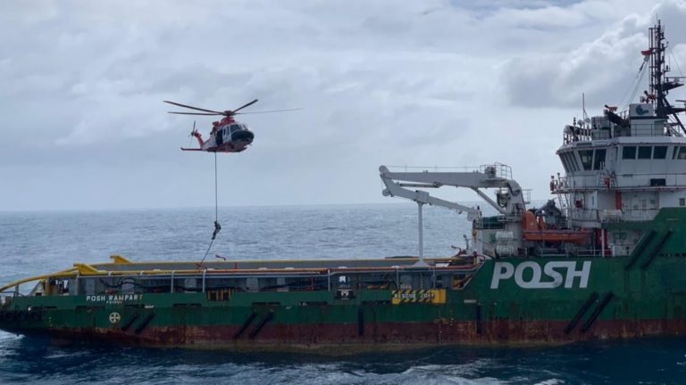 Operasi selamatkan pelantar minyak Petronas dari dilanggar kapal hanyut berjaya