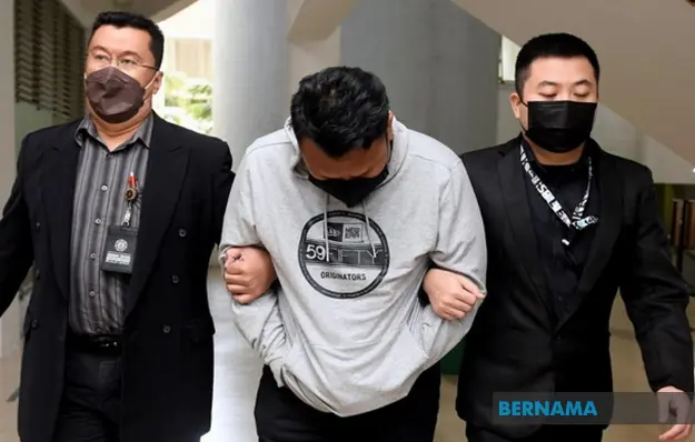 Penguat kuasa MPS didakwa minta dan terima rasuah