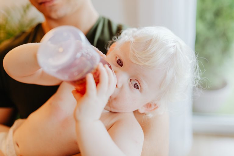 Part II : Sukar pisahkan anak dengan botol susu? Ini sebab kerana sukar