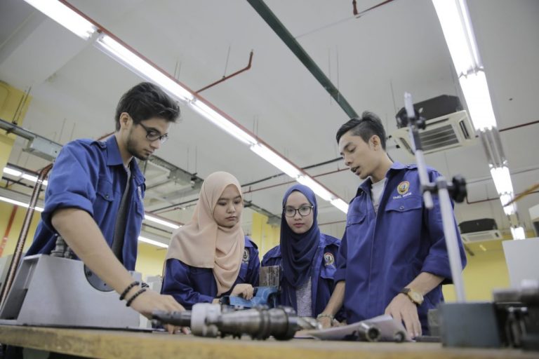 Pengangguran turun ke paras terendah sejak pandemik COVID-19 pada Oktober lepas