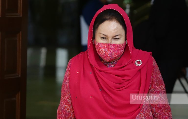 Rosmah nafi terima, miliki kalung berlian merah jambu – Peguam