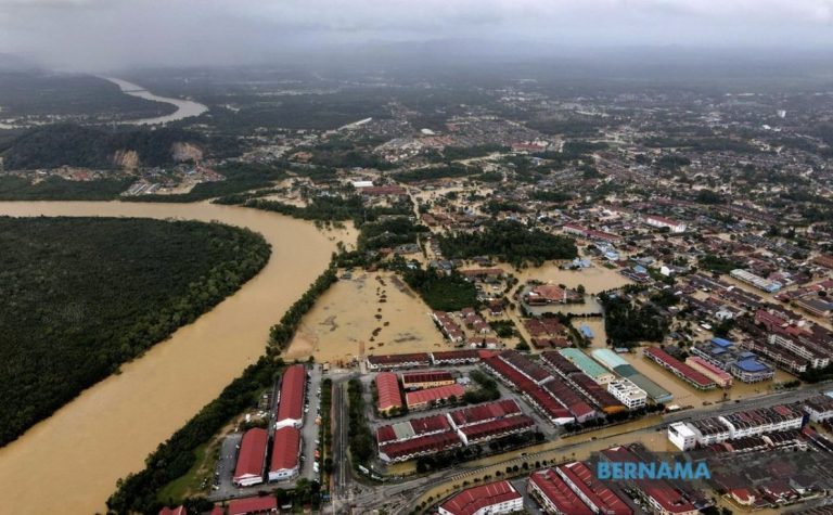Jumlah mangsa banjir di Terengganu, Kelantan meningkat pagi ini