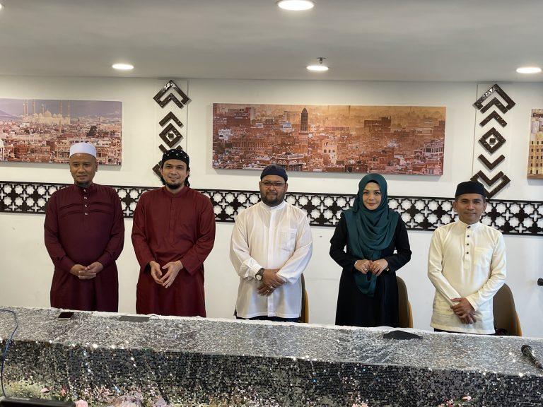 Ibadah umrah bersama selebriti terkenal tanah air