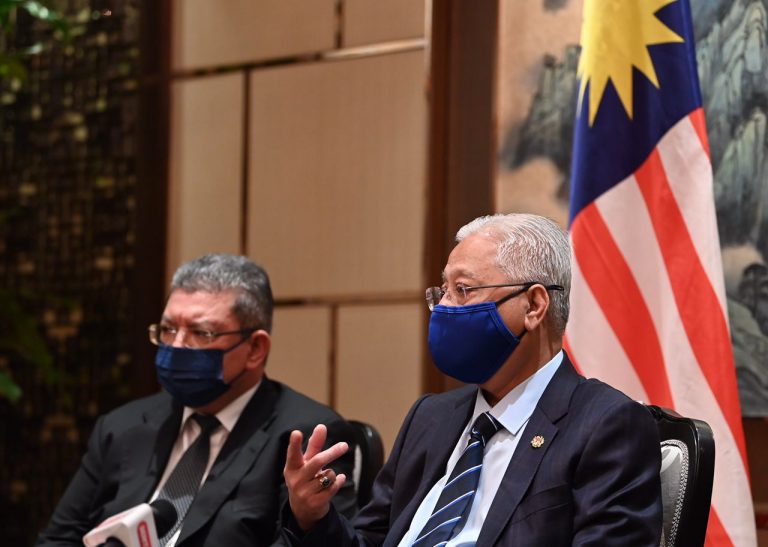 Martabatkan Bahasa Melayu, Perdana Menteri contoh terbaik