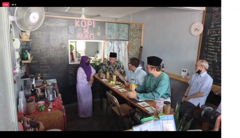 14 Pusat Internet Desa di Johor akan dinaik taraf kepada PEDi – Annuar