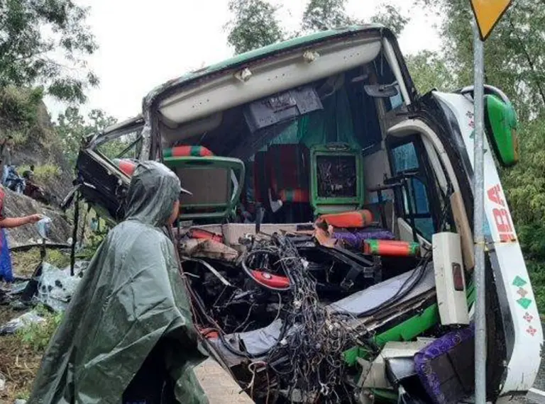 [VIDEO] 13 maut dalam kemalangan bas persiaran di Bantul, Yogyakarta