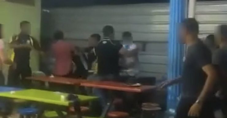 Bukan sebab pasembur, tapi berebut pelanggan punya hal