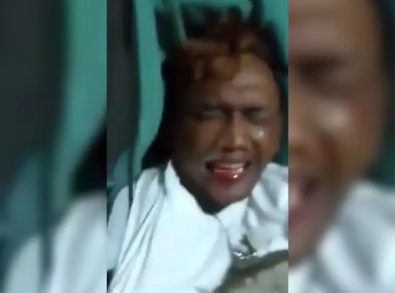 [VIDEO] Pencuri dibelasah tuan rumah selepas tersangkut di jendela ketika cuba melarikan diri