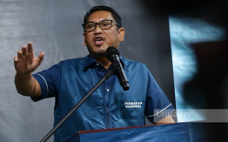 Minta PM rehatkan Zahid, jawatan TPM beri tekanan kepada mahkamah – Ahmad Faizal