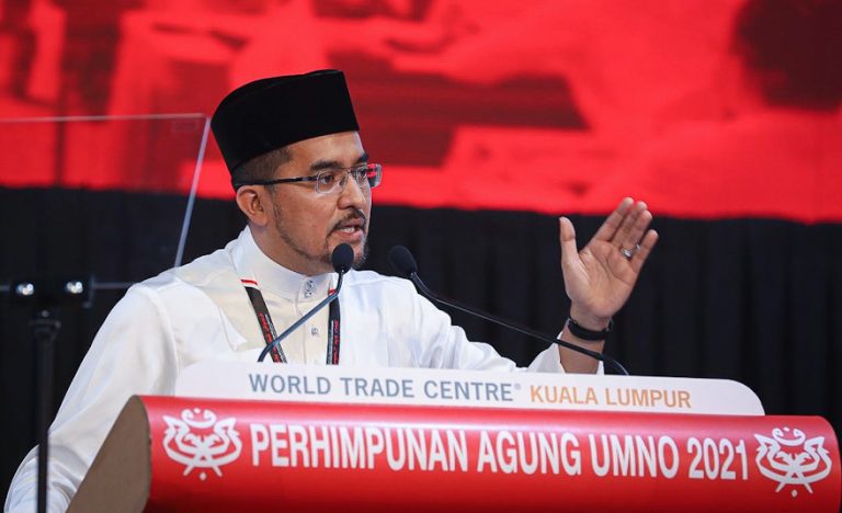 UMNO nafi alih potret pemimpin lama, memang tiada hiasan kekal dalam Dewan Merdeka – Asraf Wajdi