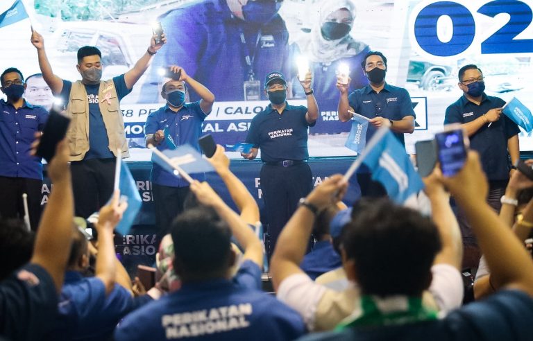 Alhamdulillah, pembukaan sempadan sangat penting untuk pemulihan ekonomi – Muhyiddin