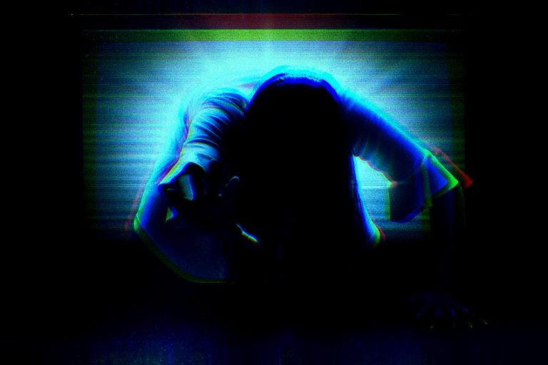 Selepas aku nampak makhluk itu terawang-awang, anak jiran aku pula kena rasuk…