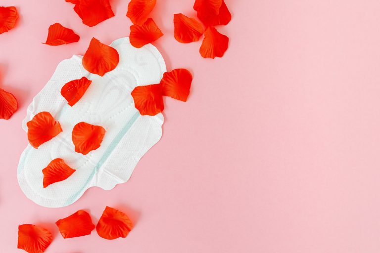 Cecair warna kekuningan yang keluar dari perempuan dua hari sebelum haid