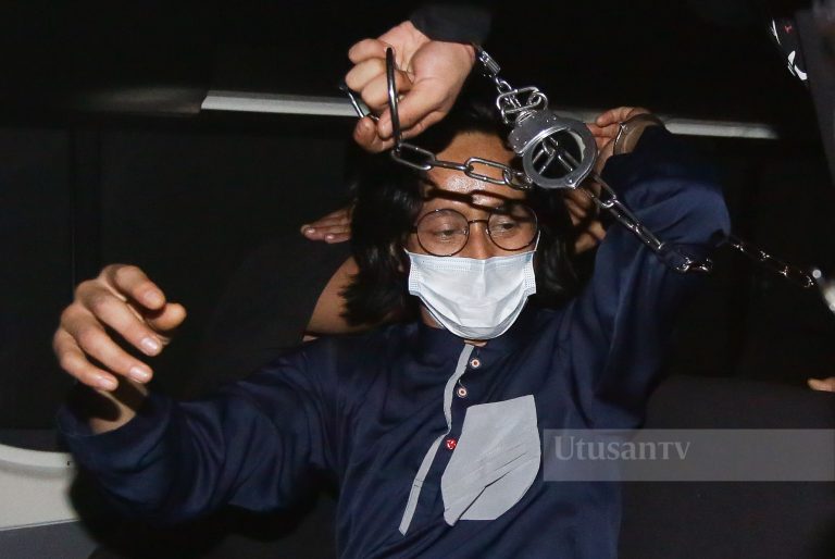 Radhi OAG didakwa cederakan bekas isteri