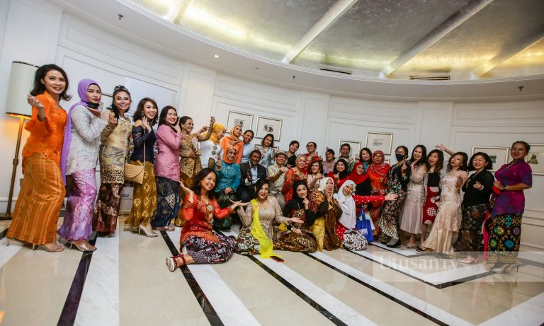 Club Yummy Mummy anjur Malaysia Indonesia Kebaya Gathering 2022, The Return of Kebaya 2022
