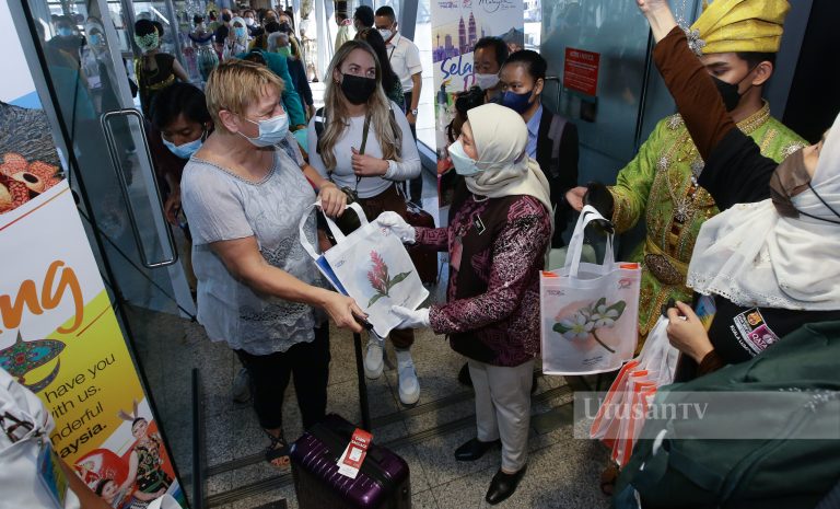 Buka sempadan: Malaysia jangka tarik dua juta pelancong antarabangsa