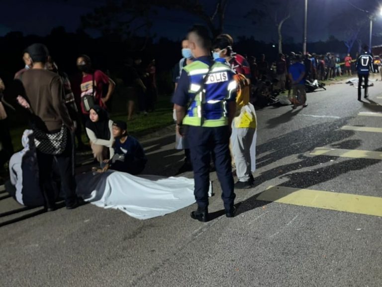 Tiga maut dipercayai berlumba di Pasir Gudang, polis siasat ada lesen memandu atau tidak