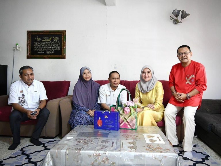 Bahagian Media dan Komunikasi Strategik Pejabat PM ziarah bekas pengamal media