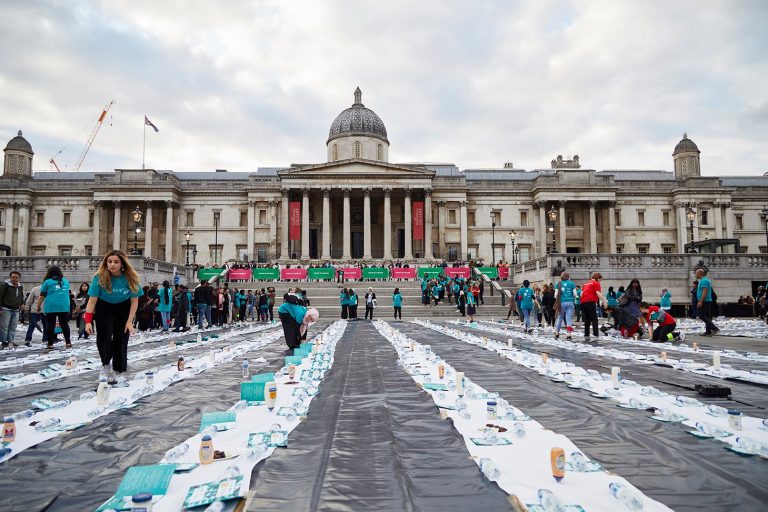 Iftar terbuka di UK tarik perhatian ramai