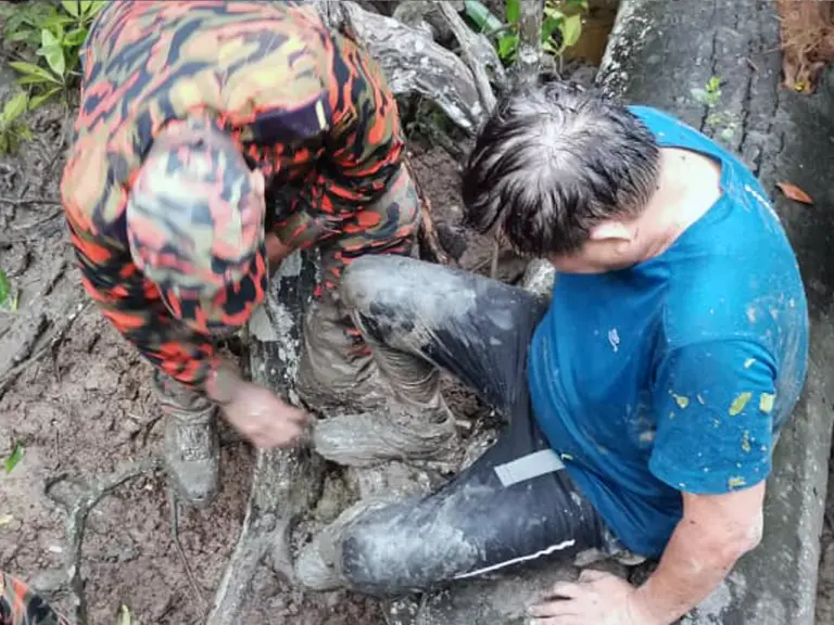 Lelaki sesat dua jam ketika daki Bukit Jugra ditemui selamat