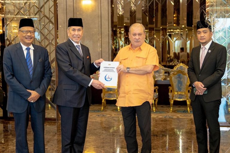 Sultan Johor terima laporan Pasukan Petugas Khas Pulau Batu Puteh