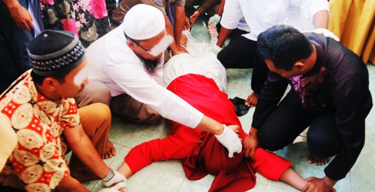 merawat dengan ruqyah
