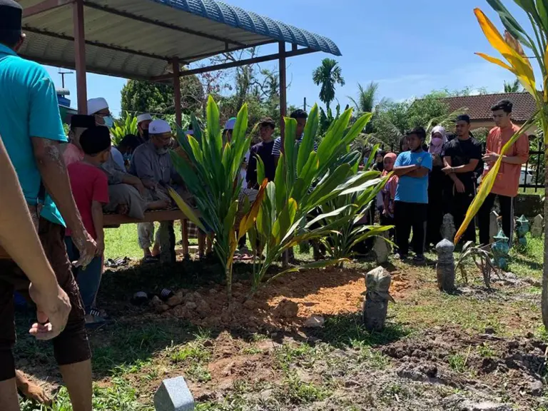 Jenazah Nur Airis Iman, murid tahun 4 maut digilis lori selamat dikebumi