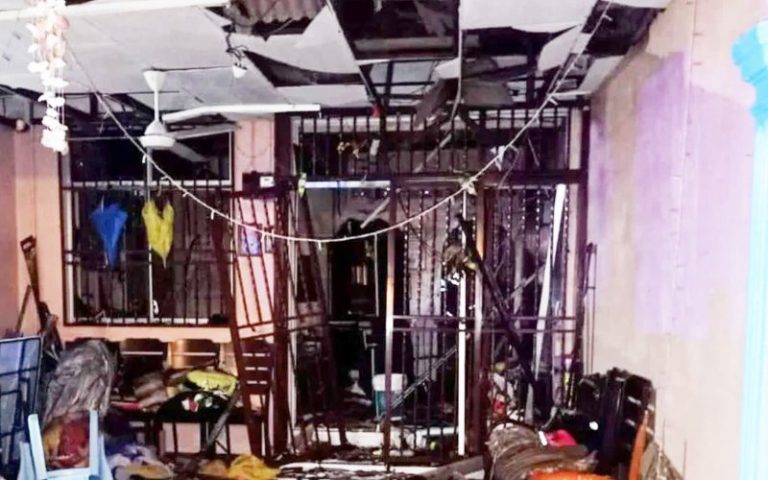 Tong gas masak bocor, rumah meletup sebaik pintu dibuka
