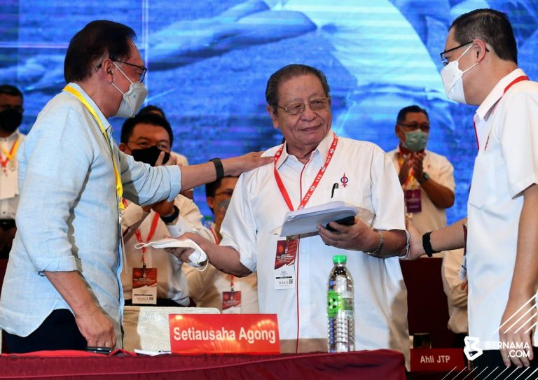 Kit Siang nafi dakwaan cuba ‘bina semula penduduk Cina’