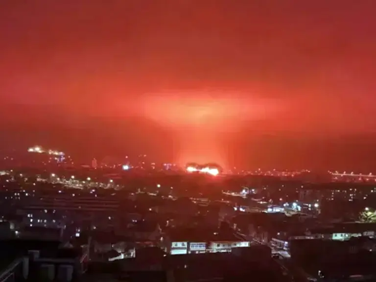 Fenomena langit berdarah cetus panik di bandar Zhoushan, China