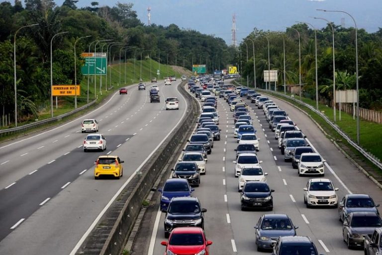 Sukar atasi kesesakan jalan raya, pertambahan kenderaan terlalu pantas