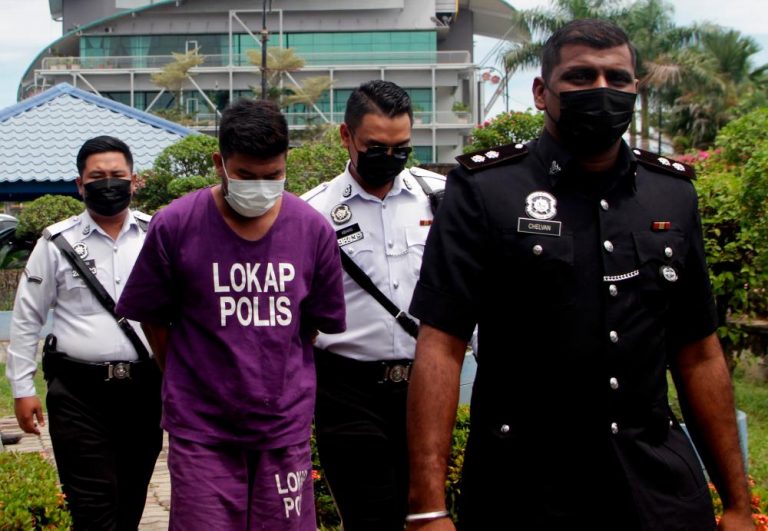 Lima rentung: Pemandu treler didakwa memandu secara berbahaya