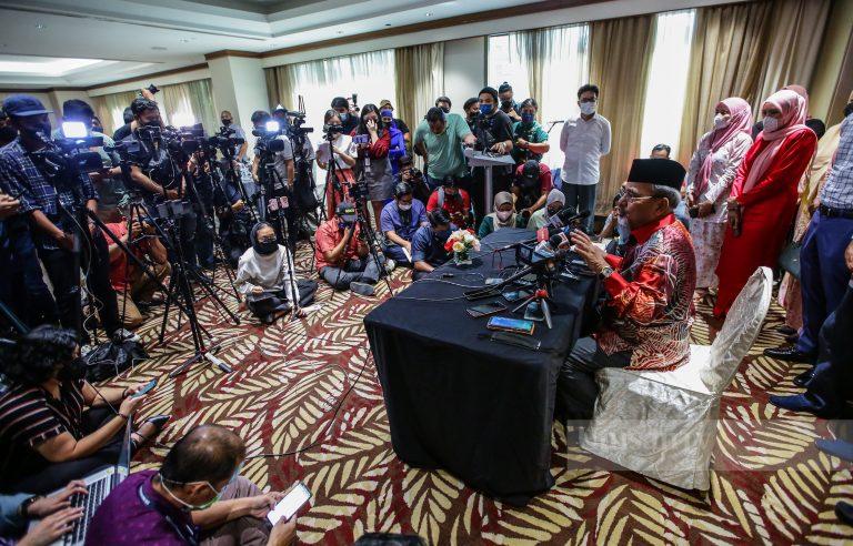 Sejam sidang media, Tajuddin buka habis cerita