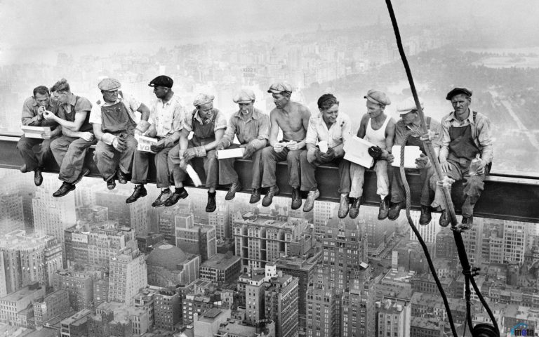 Siapa 11 lelaki di sebalik foto ikonik ‘hidangan di atas langit’ ini?